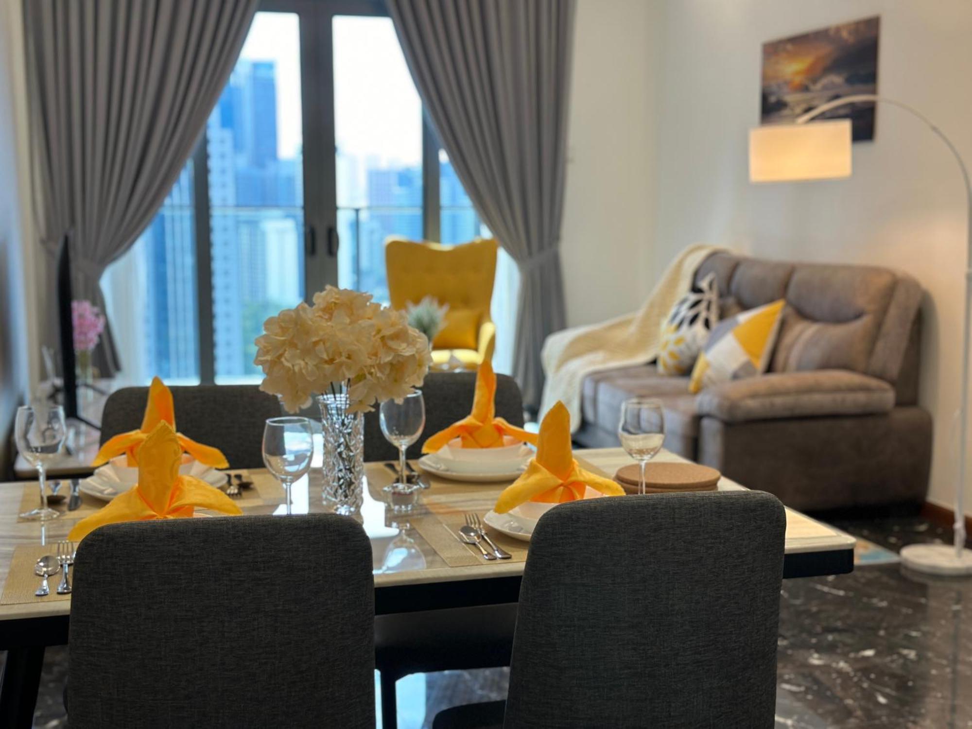 Apartment Royce Residences By Romeo