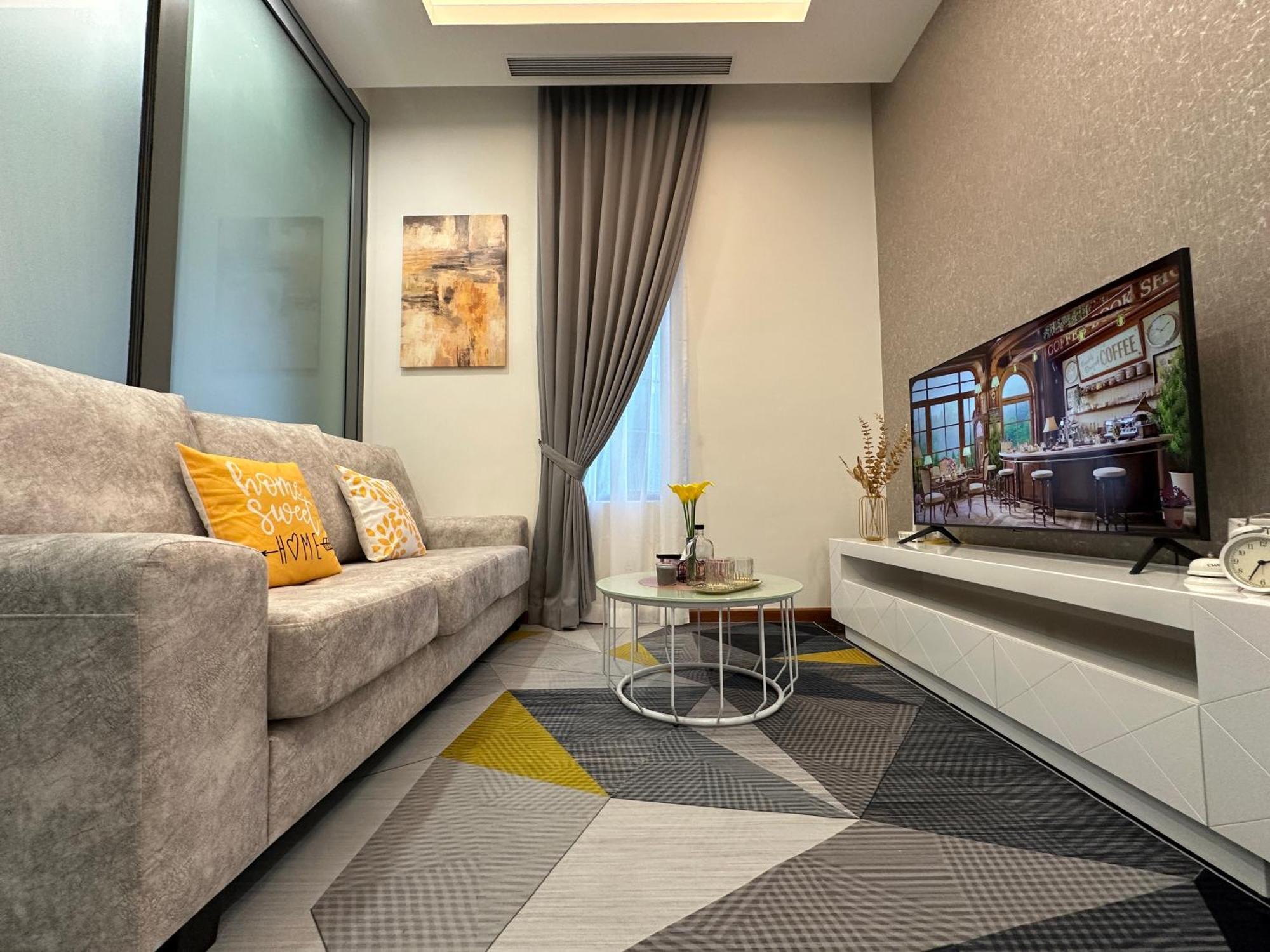Royce Residences By Romeo Apartment
