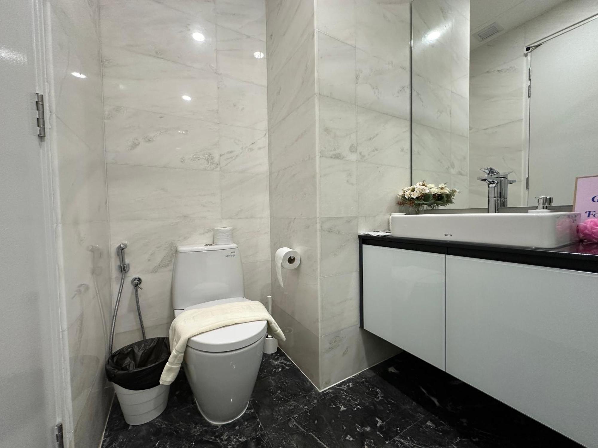 Royce Residences By Romeo *