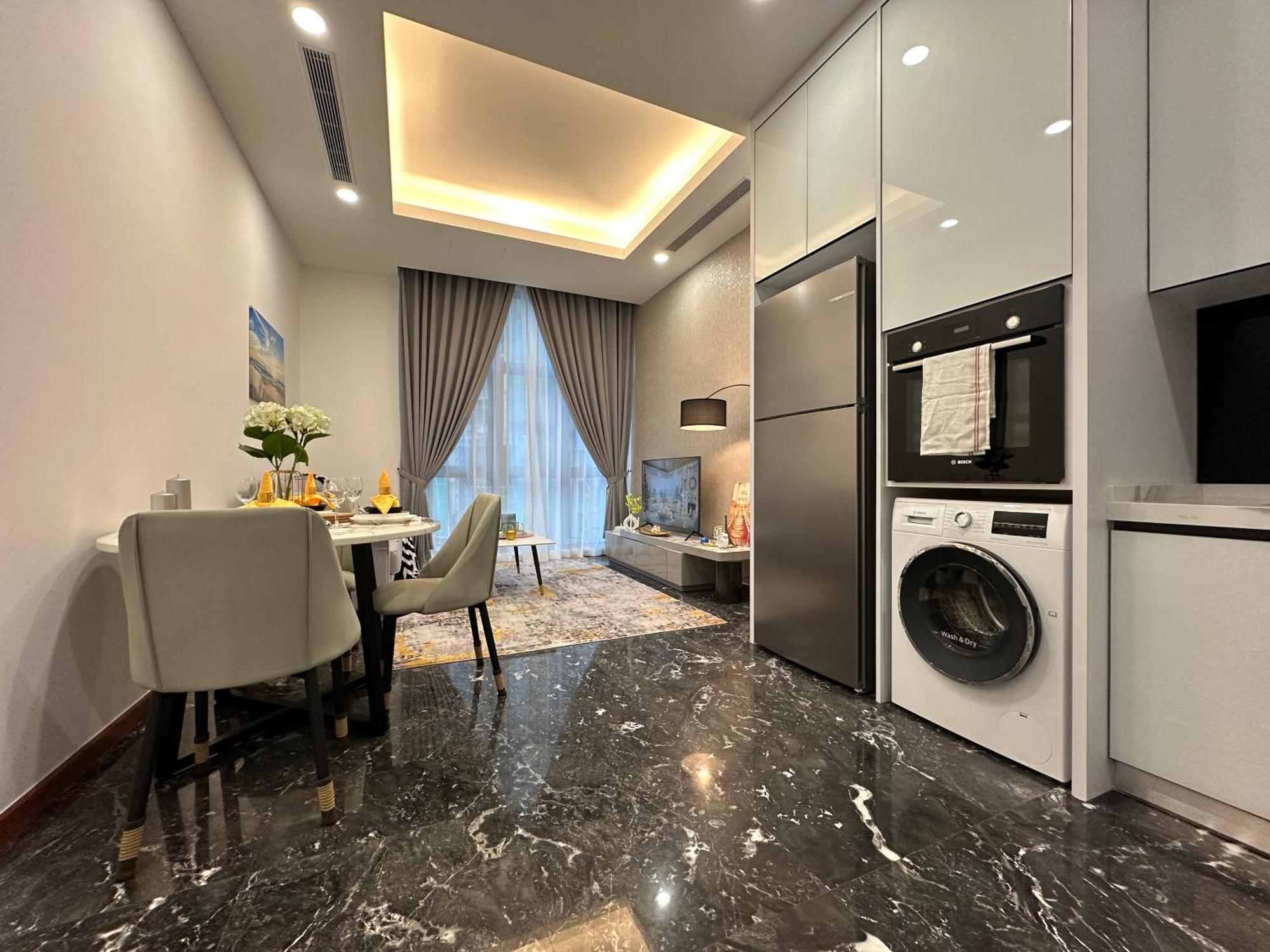 Royce Residences By Romeo Apartment *