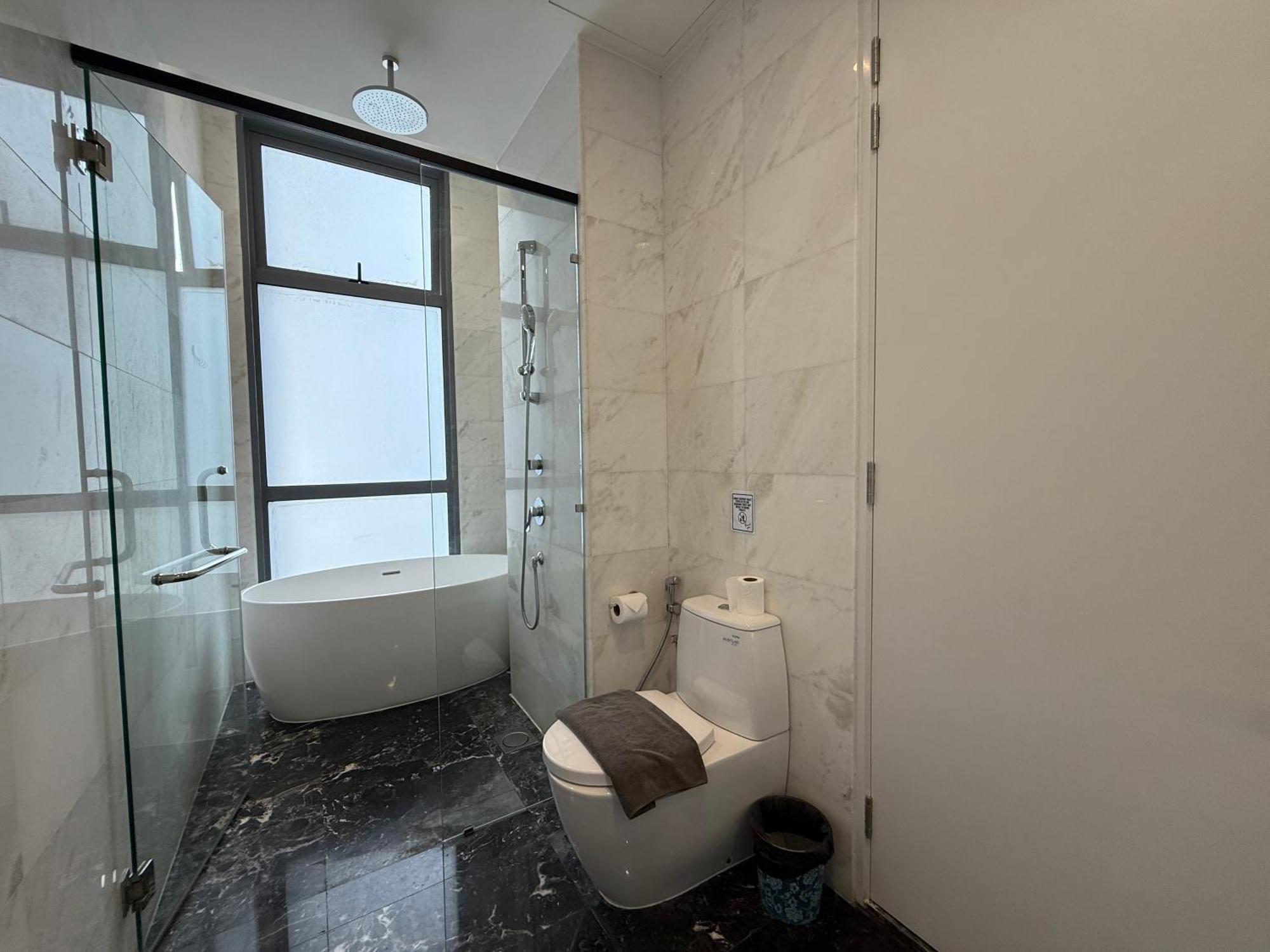 Apartment Royce Residences By Romeo *