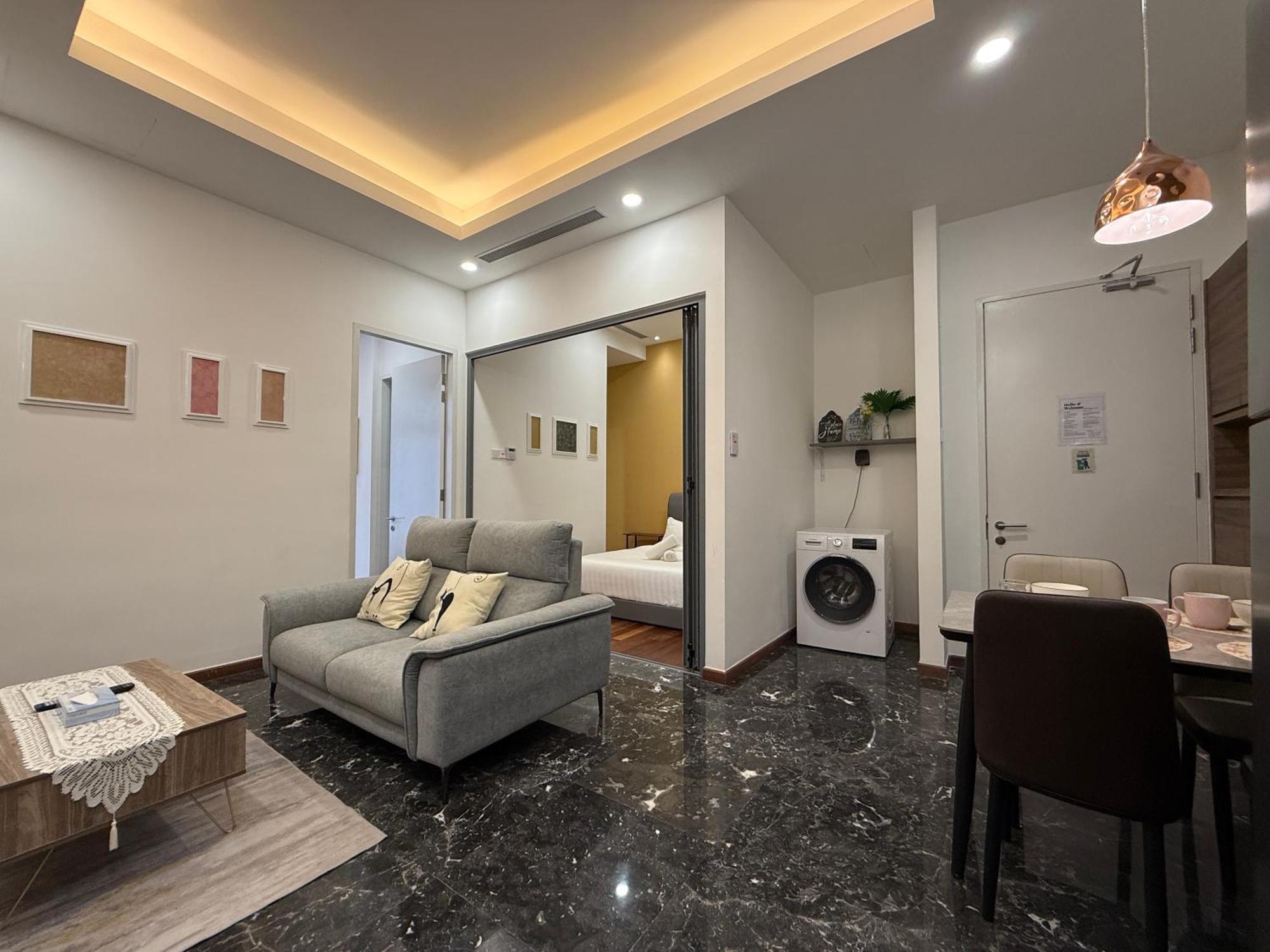Royce Residences By Romeo *